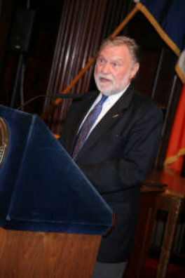chamber_web_18016021.jpg